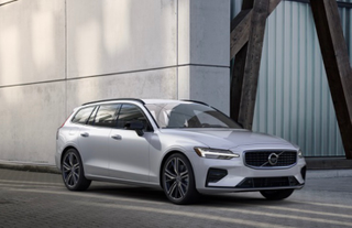 Illustration for article titled R-Design Trim For The V60 Is Live On The Configurator (and a Svend)